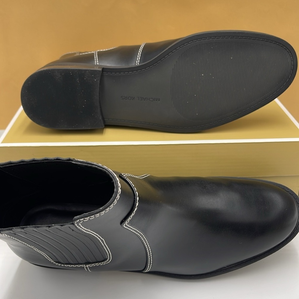 Michael Kors ELLA FLAT BOOTIE
FAUX LEATHER
49F4ELFE5L
BLACK - Picture 3 of 16